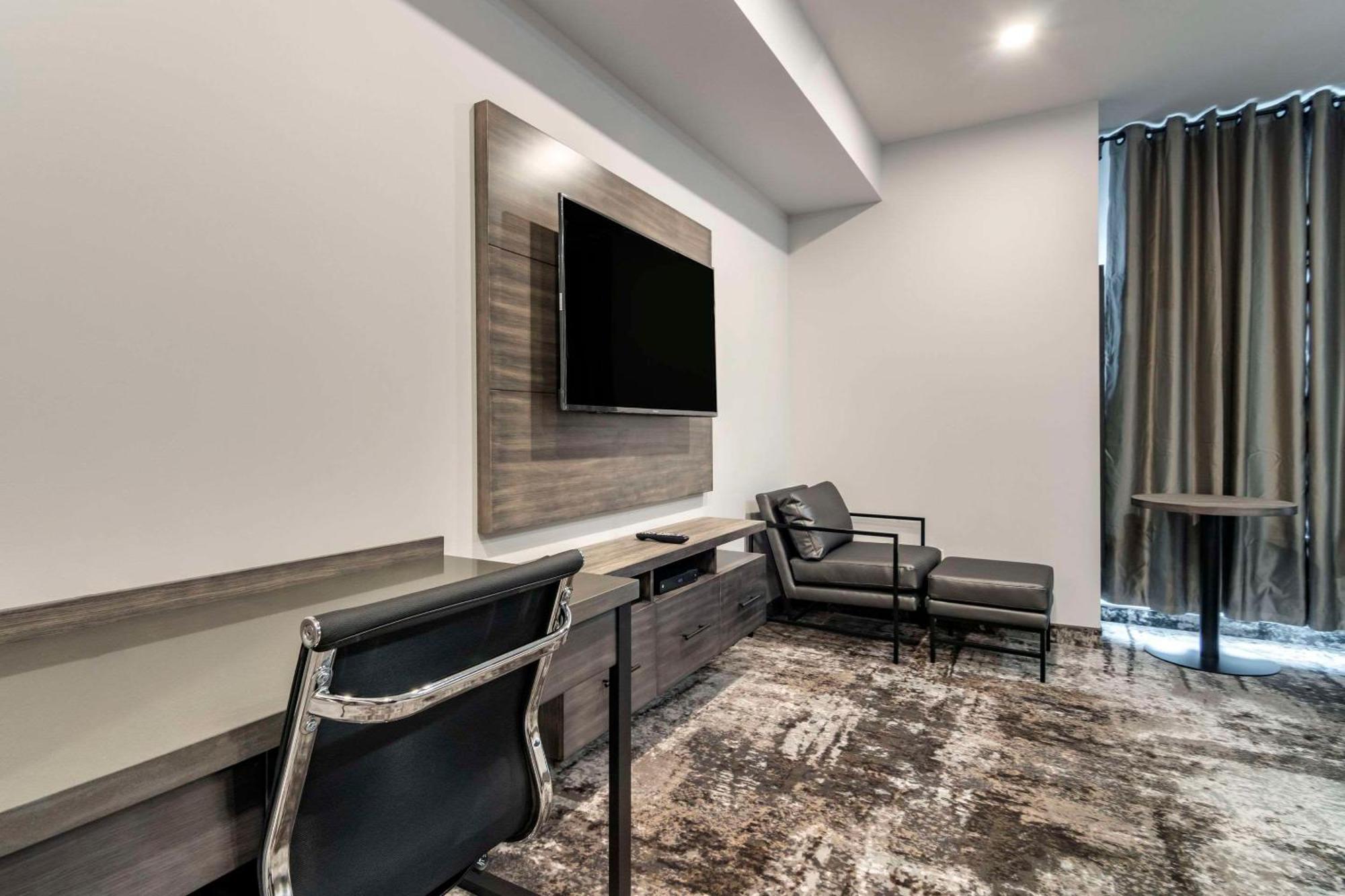 The Hue Hotel, Ascend Hotel Collection Kamloops Exterior foto