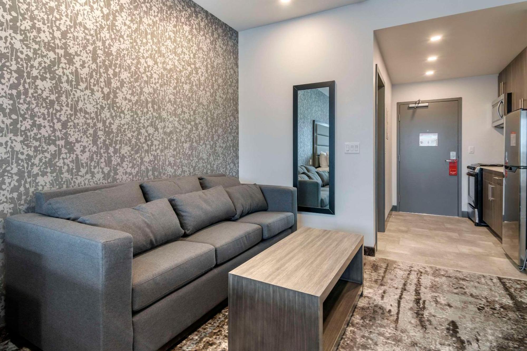 The Hue Hotel, Ascend Hotel Collection Kamloops Exterior foto