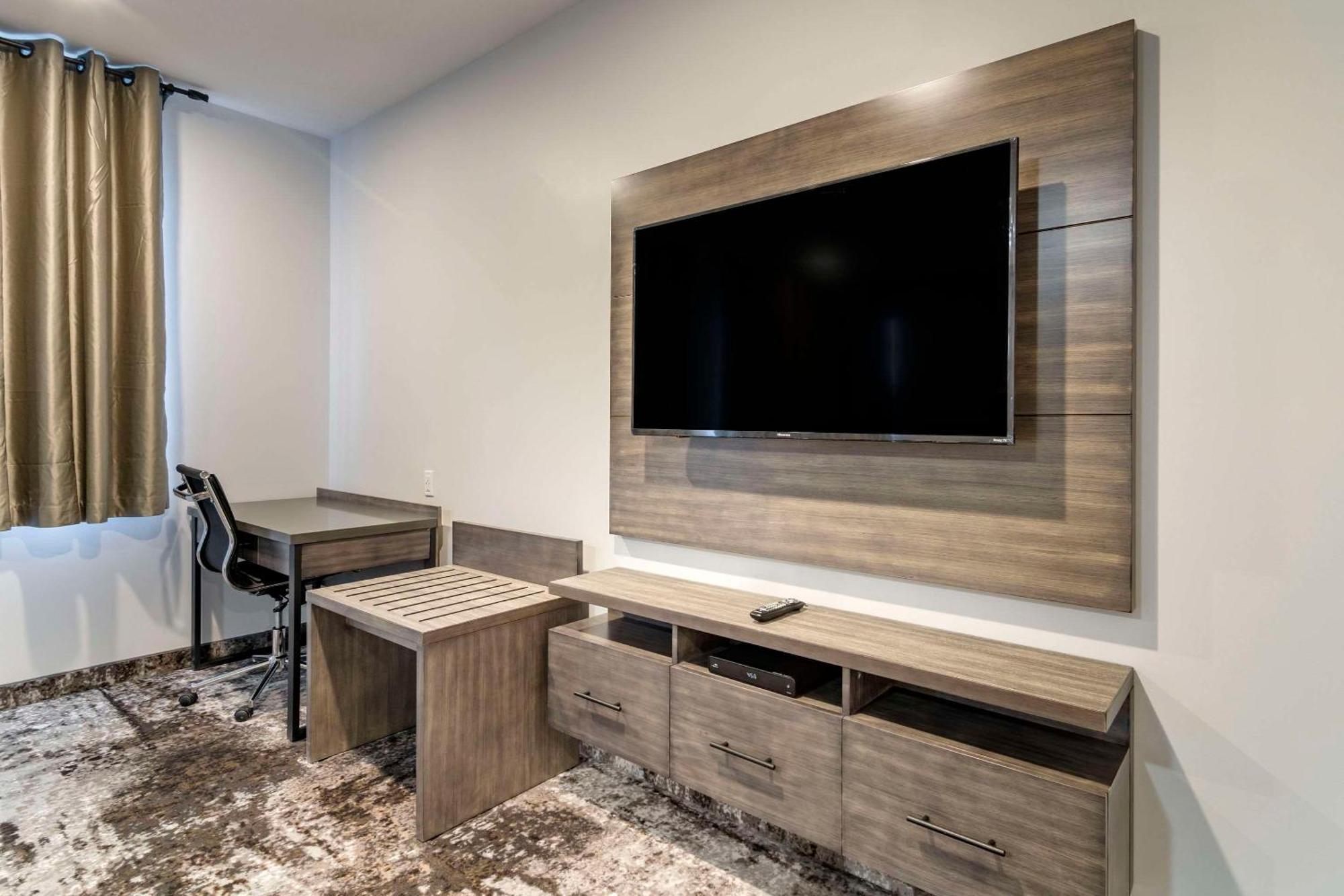 The Hue Hotel, Ascend Hotel Collection Kamloops Exterior foto
